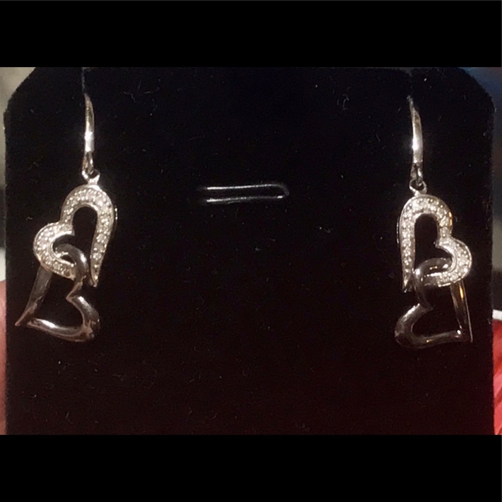 NWOT .22 CTW GENUINE DIAMOND DANGLE HEART EARRINGS - Picture 3 of 10